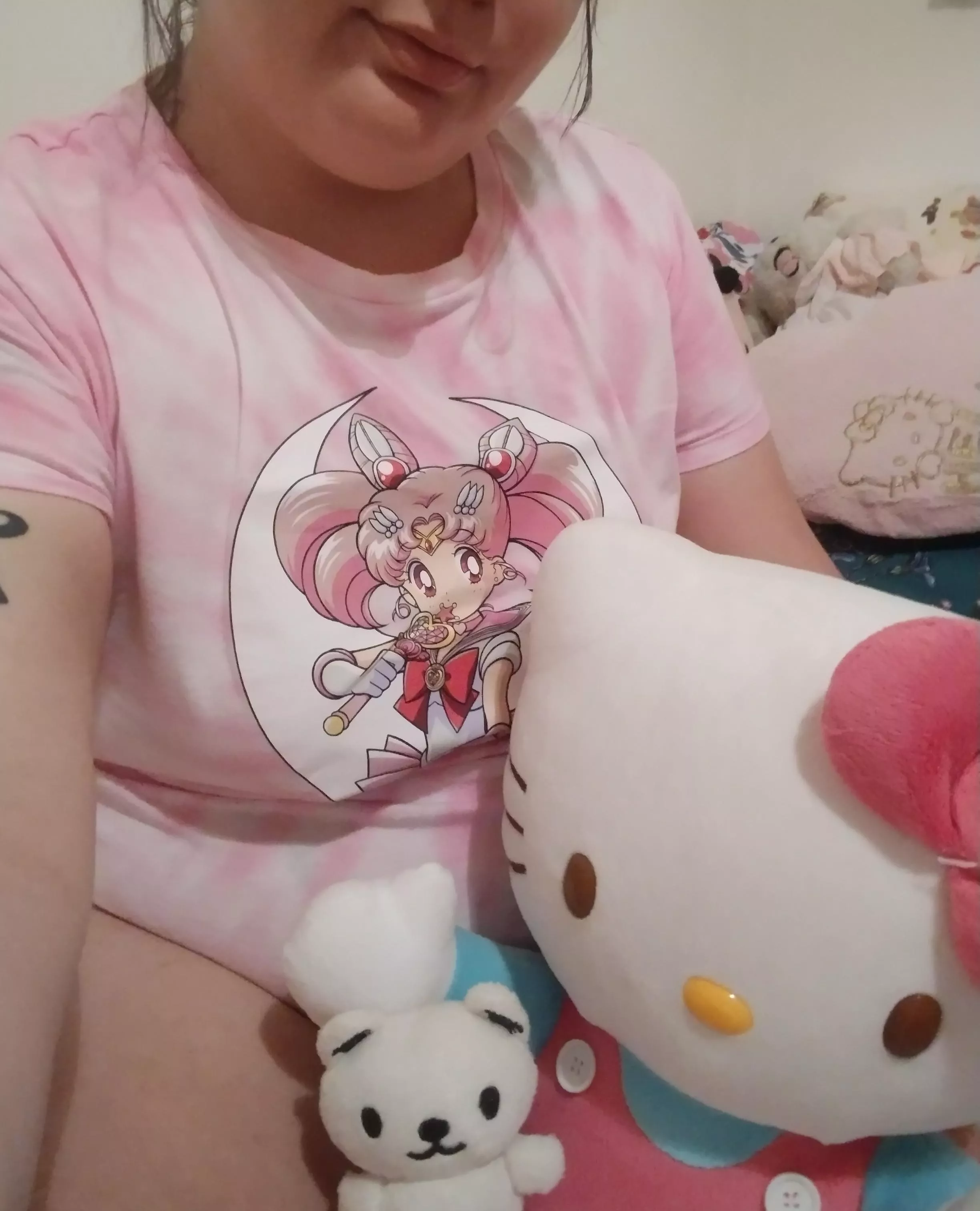 Feeling cute in my new favourite t-shirt 👸🏻