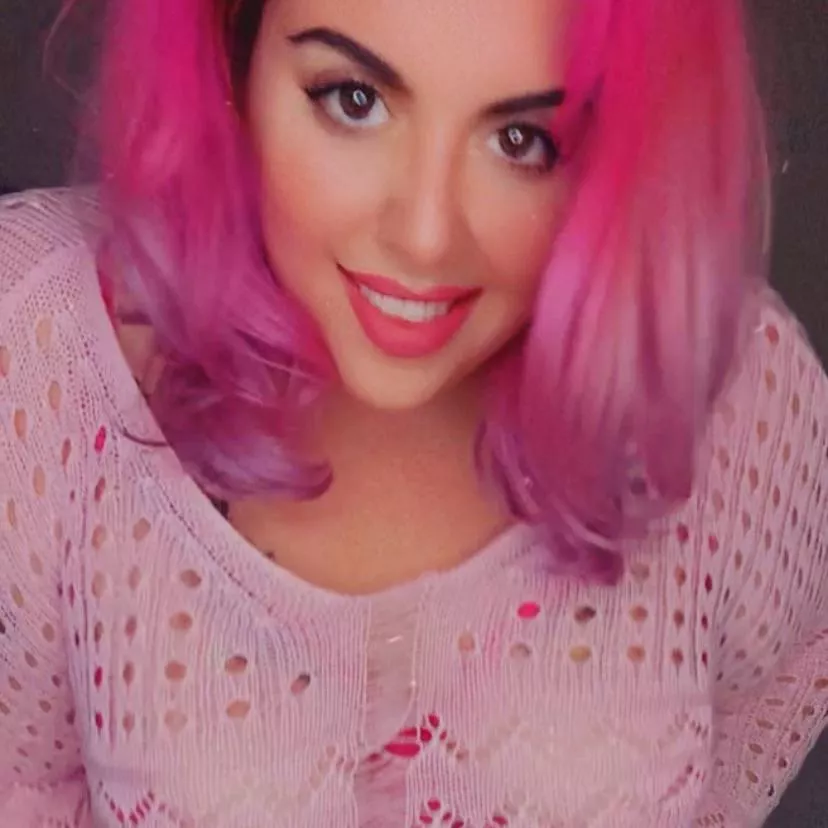 Feeling hella cute in all pink! 😍