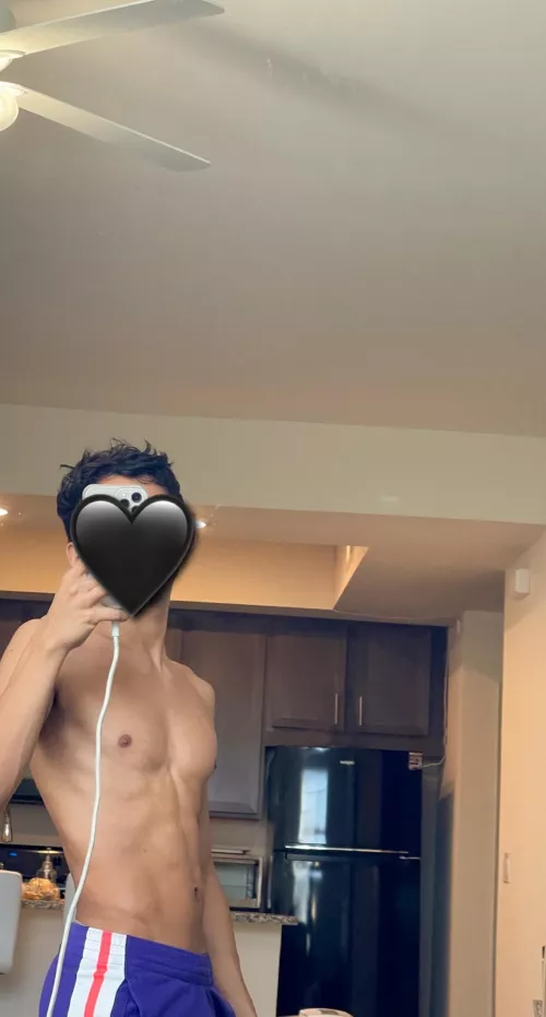 Feeling horny after my workout 😋