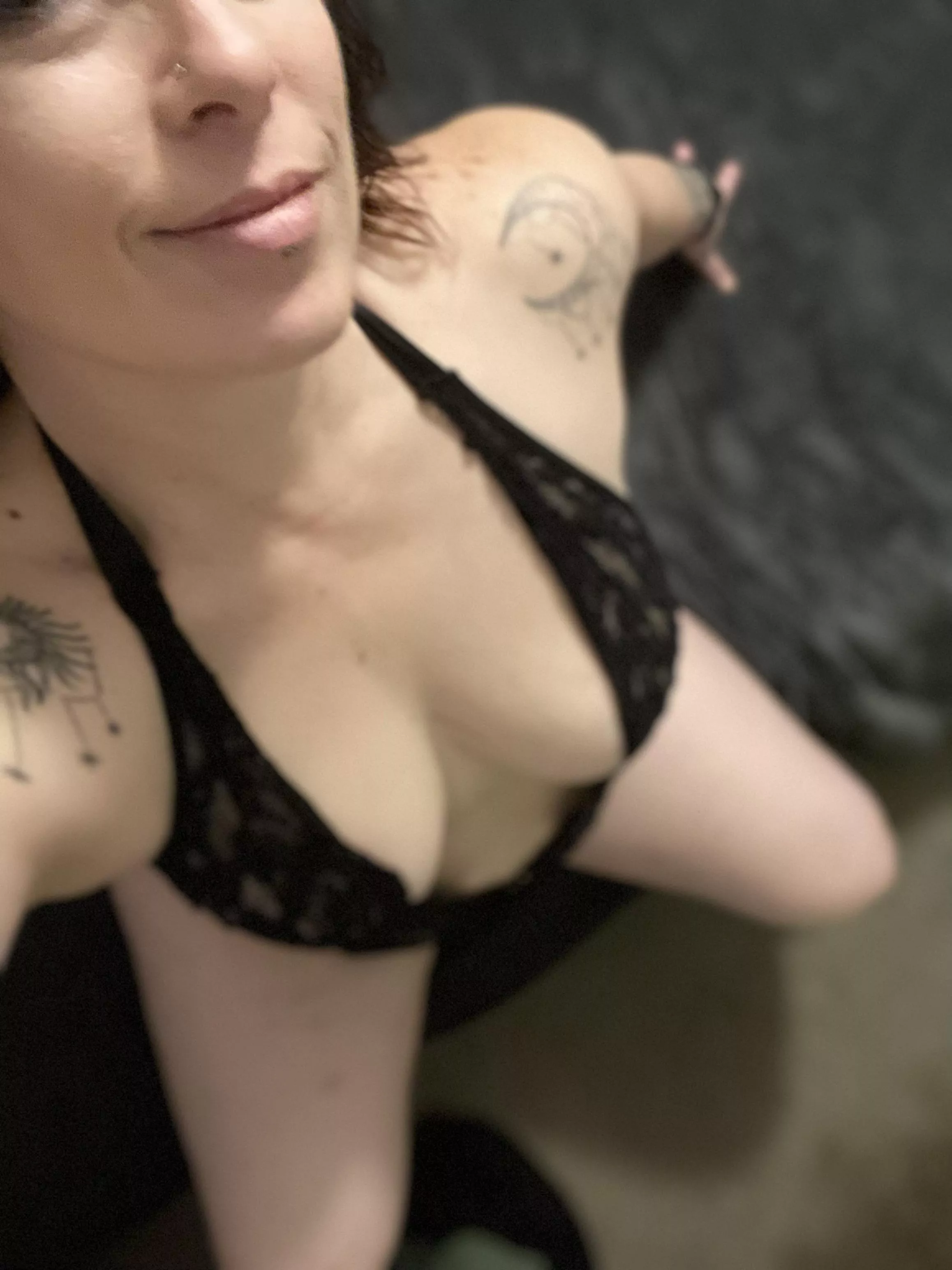 feeling naughty 😈 [image]