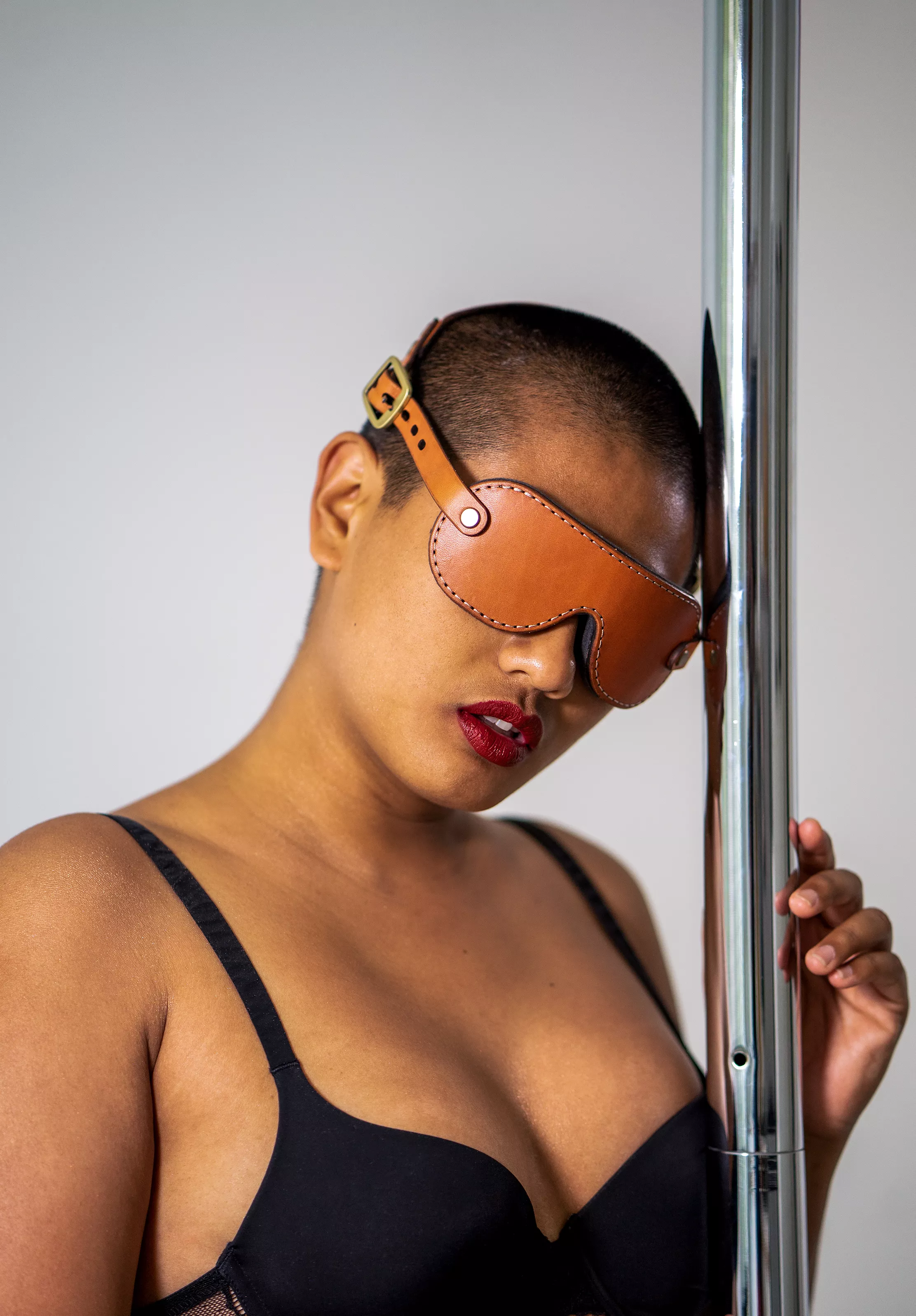 Feeling sexy in my blindfold 🥰