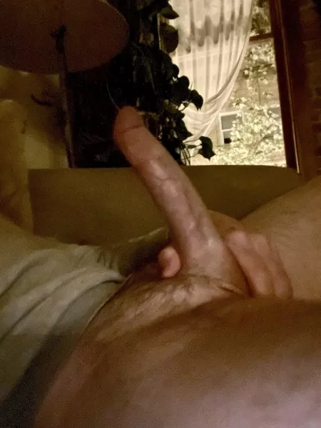 Feeling so horny. First Lady to hit me up gets my huge load.