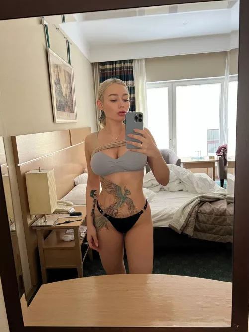 Feels like you have a boner now😈