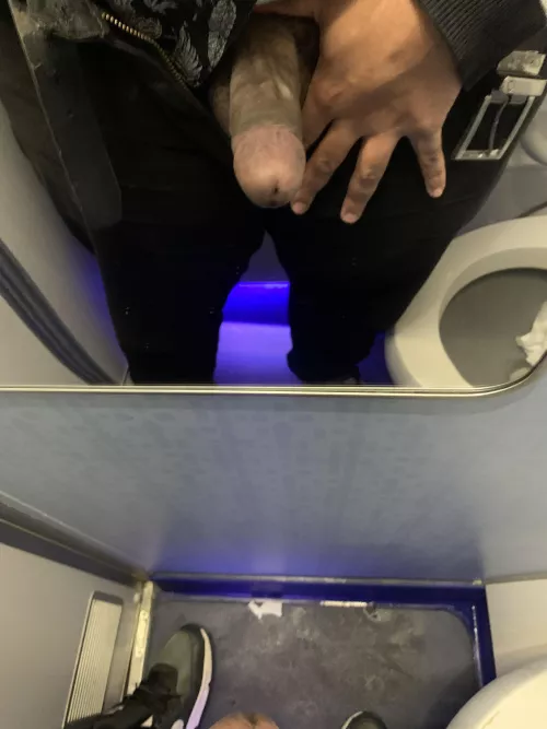Feels to good to take my dick out on the plane.