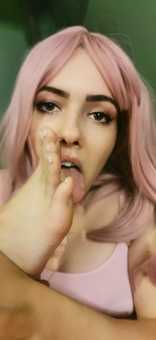 Feet in your face... Or my face?