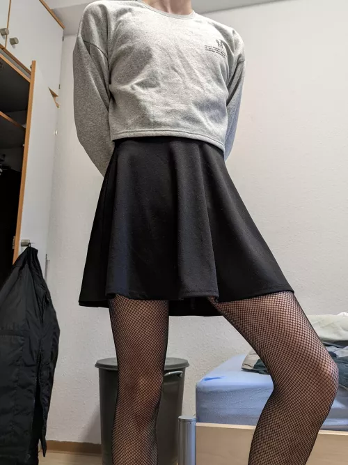 Felt cute, might post more :3