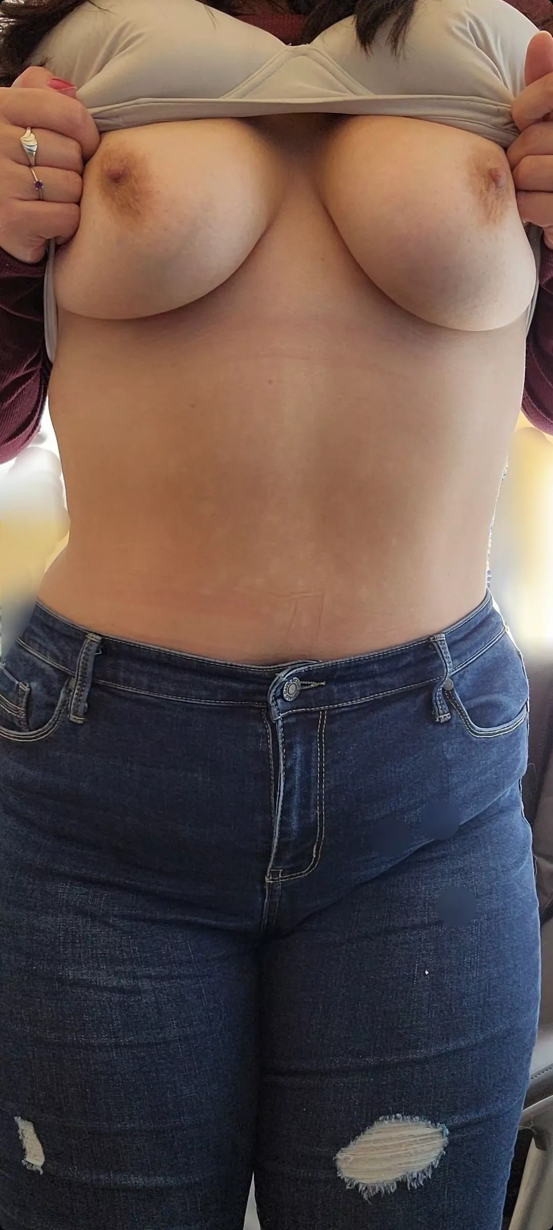 (f)elt sexy at work so I wanted to show my tits off