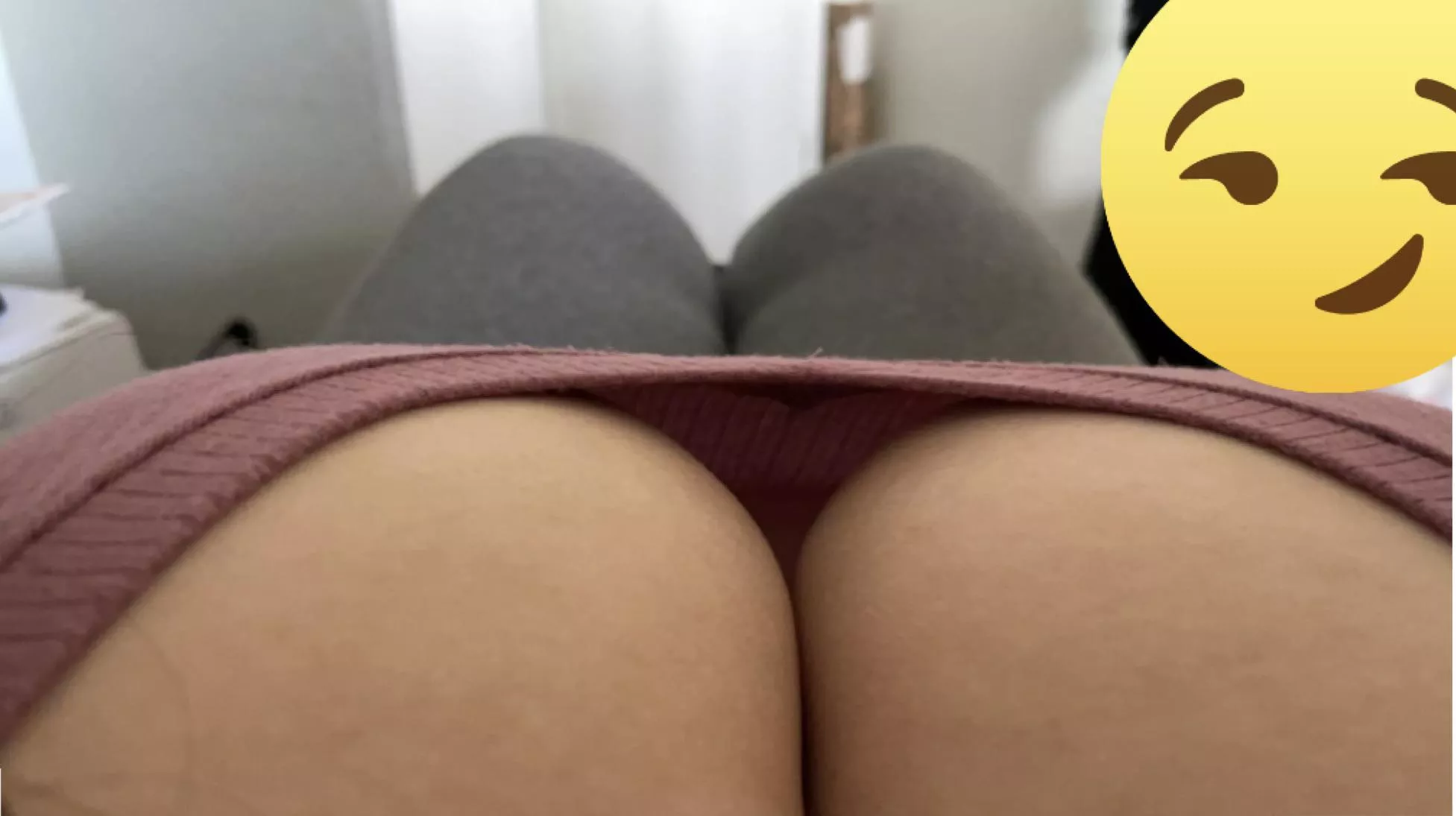 Felt sexy in my new crop top with no bra 😏