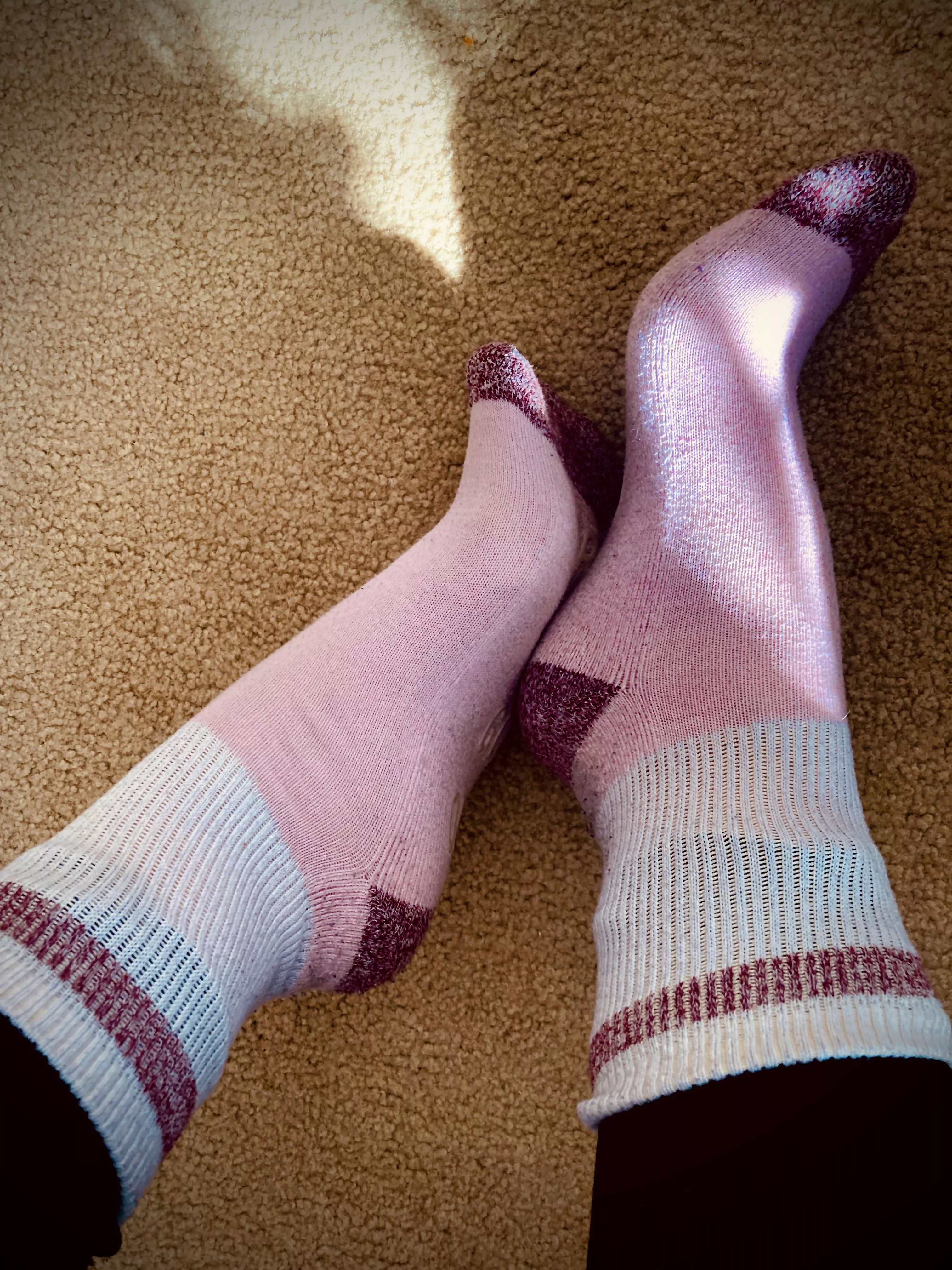 [female] 🥵💗🦶🏻 Nursing school student workin’ up a sweat, but I can’t stop wearing them!! 👣💗🥰