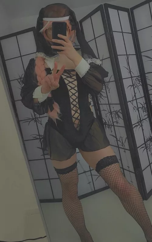 Femboy nun :3