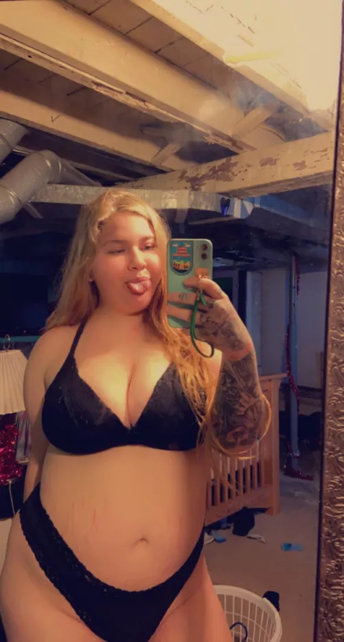 Filthy taboo slut π I offer many services as well as onlyfans @gothicslutposi and am EXTREMELY budget friendly β€οΈβ€οΈ all contact info in comments and bio βΌοΈβΌοΈ