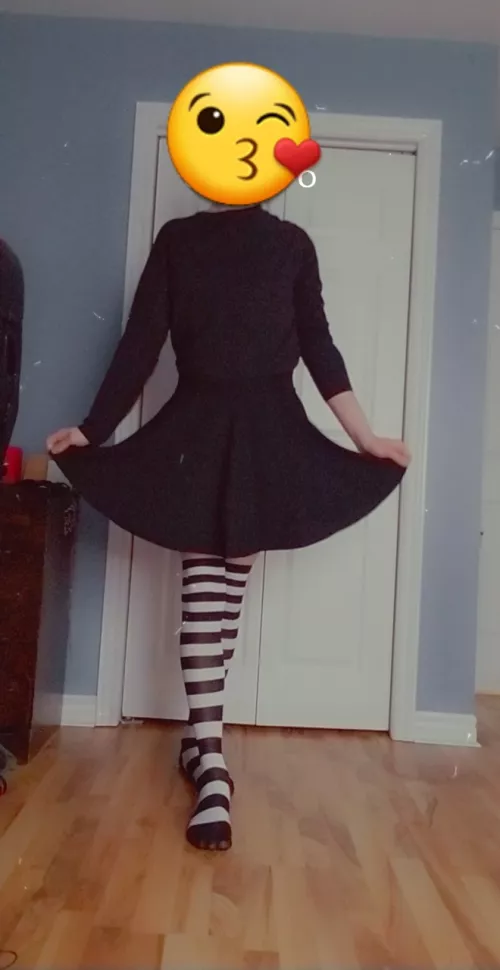 finally caved and got a skirt. what do you all think?😖