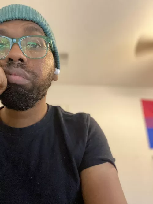 finally done with work. who wants to play some ffxiv? 💜