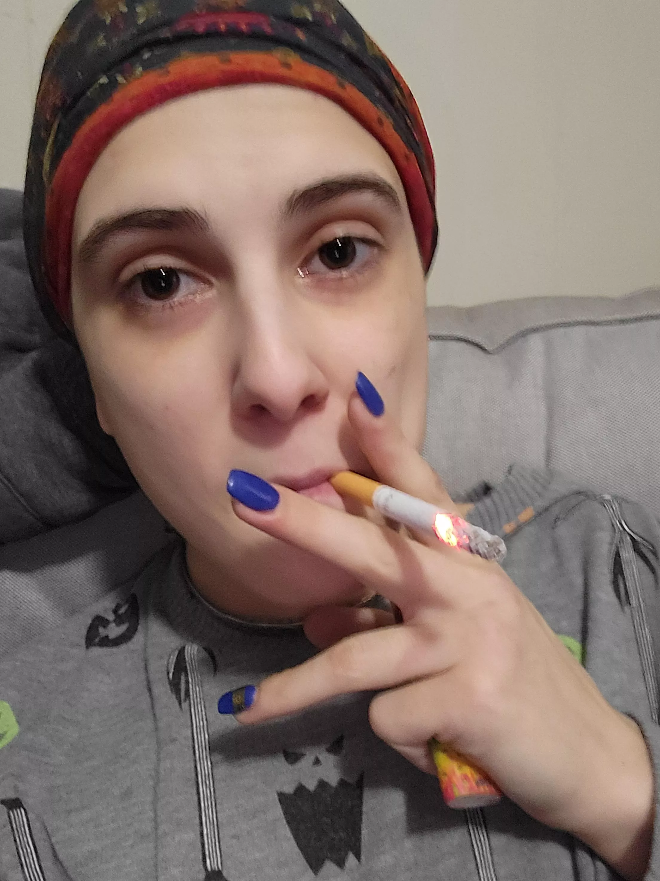 Finally feeling well enough to smoke normally! Hope I'm still cute without makeup on! 🚬😘