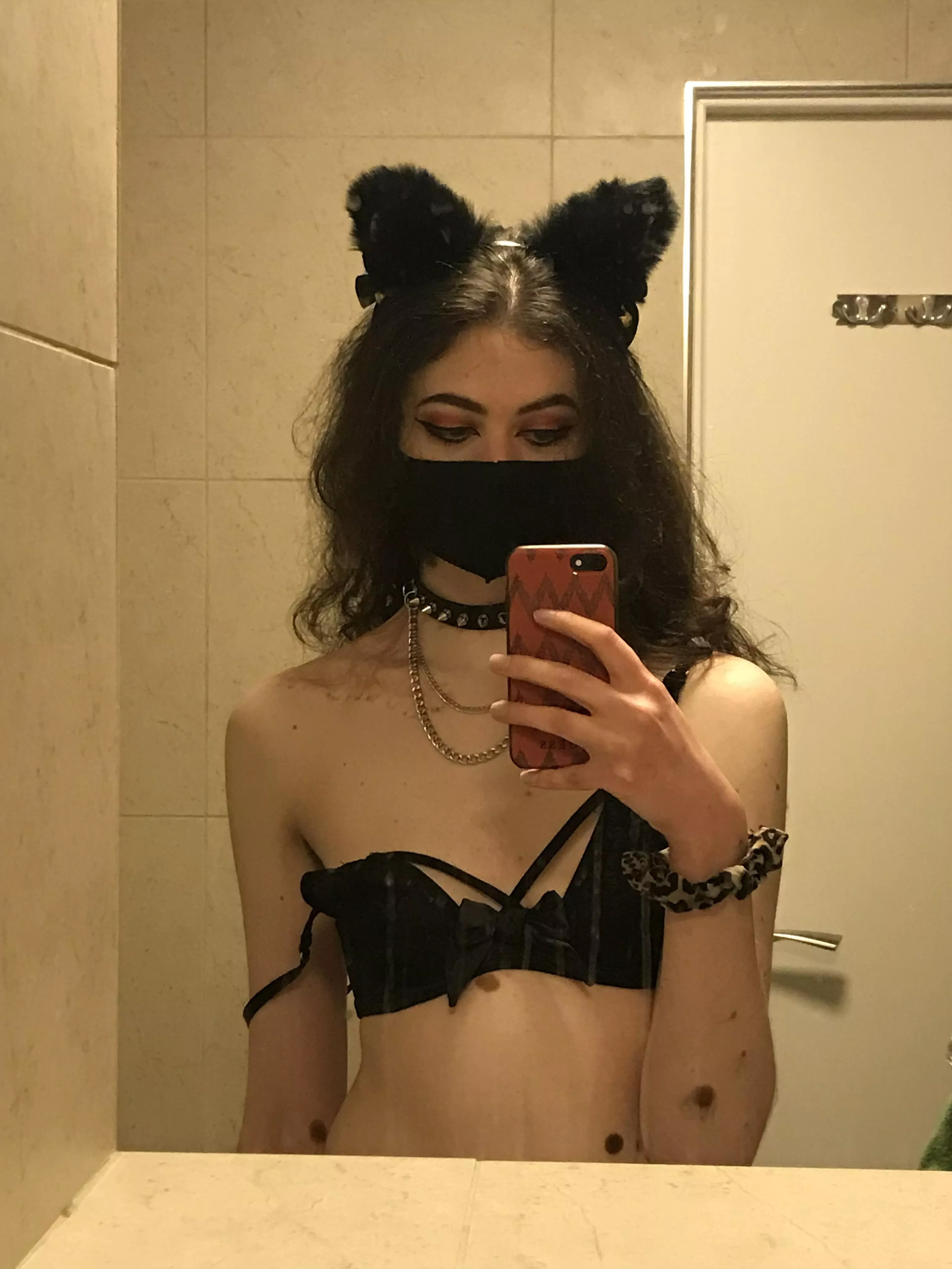 Firs post, meow 🥺