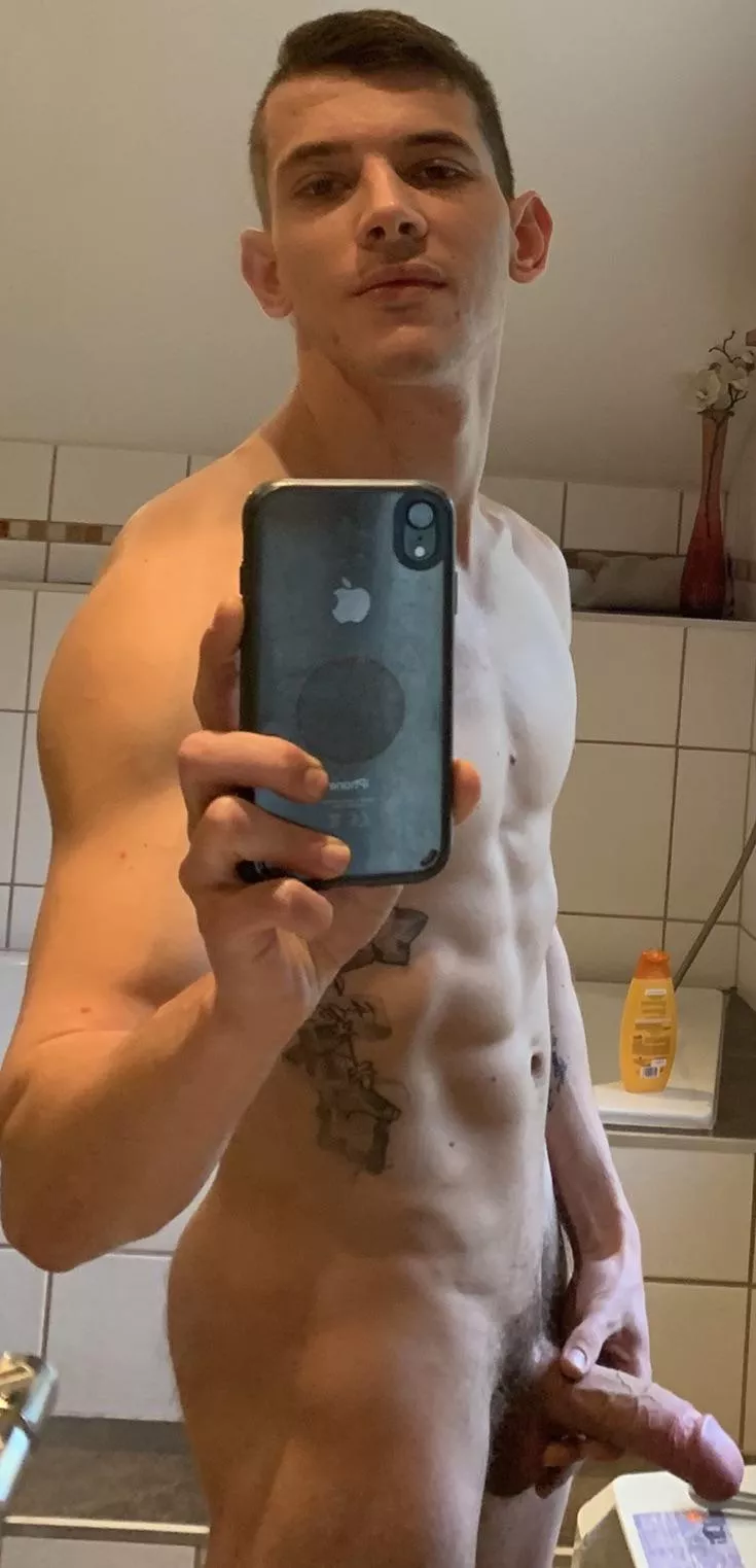 First full naked with face, kinda nervous posting this, ngl