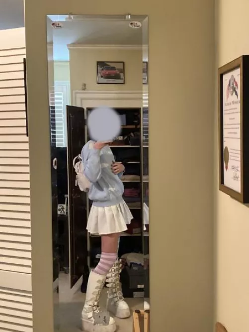 first picture on here pls be nice :)