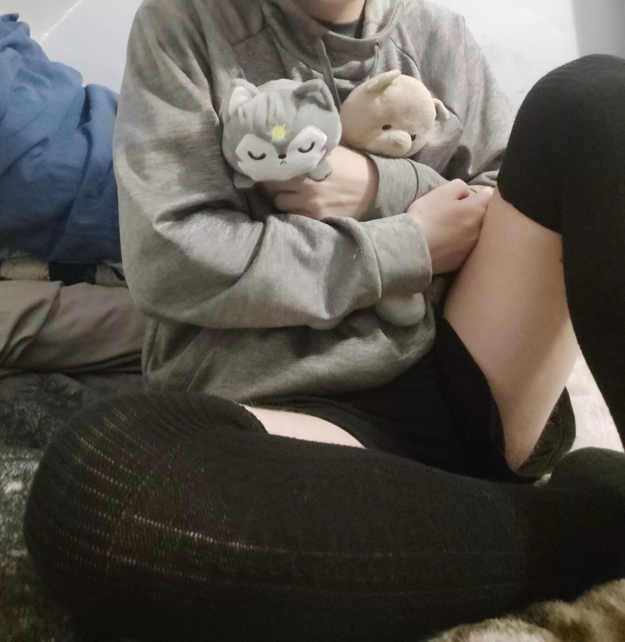 First post (sorry for bad quality) Wanna cuddle to? 👉👈