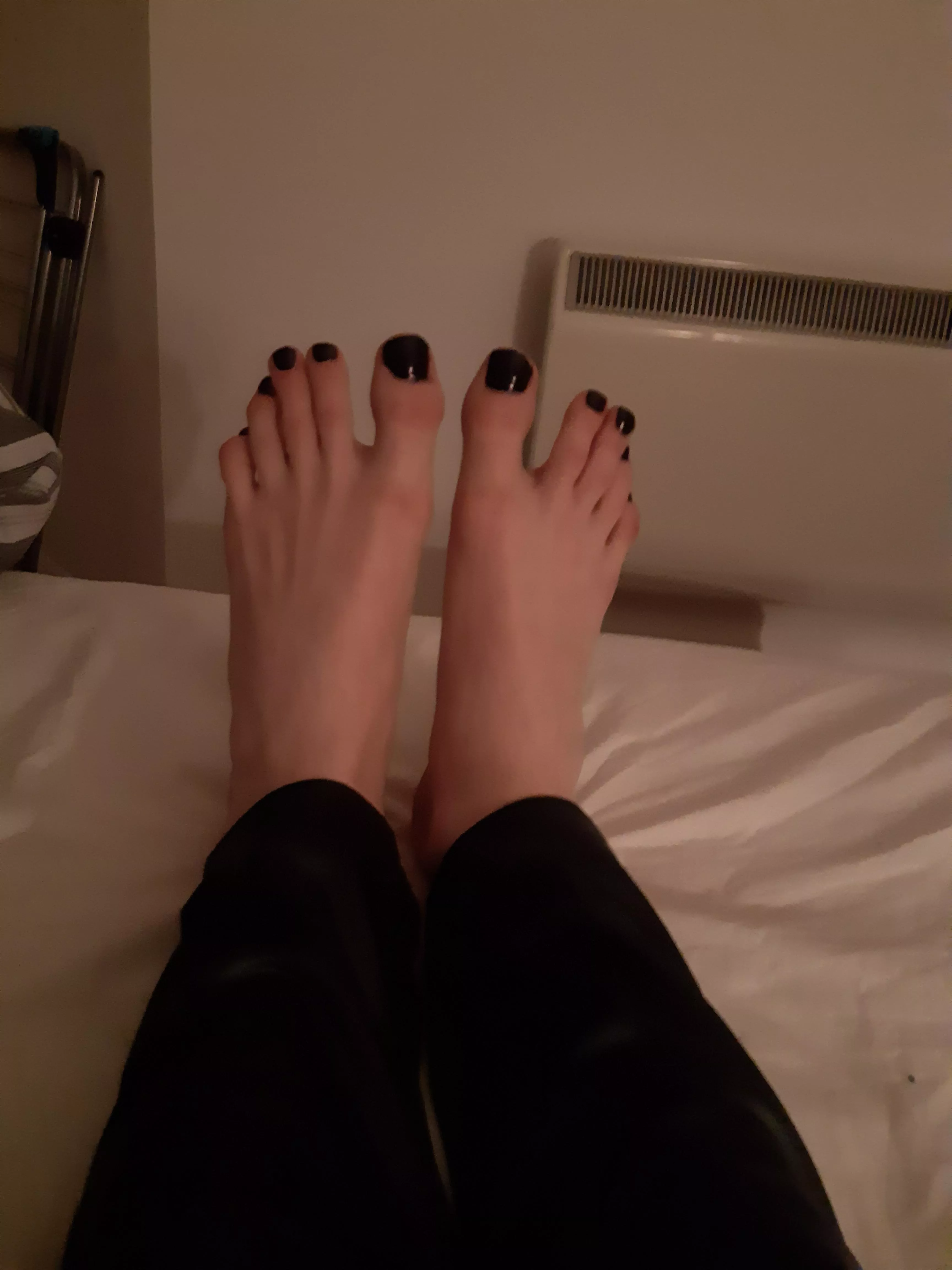 First post! Who else likes black toenails? 💅