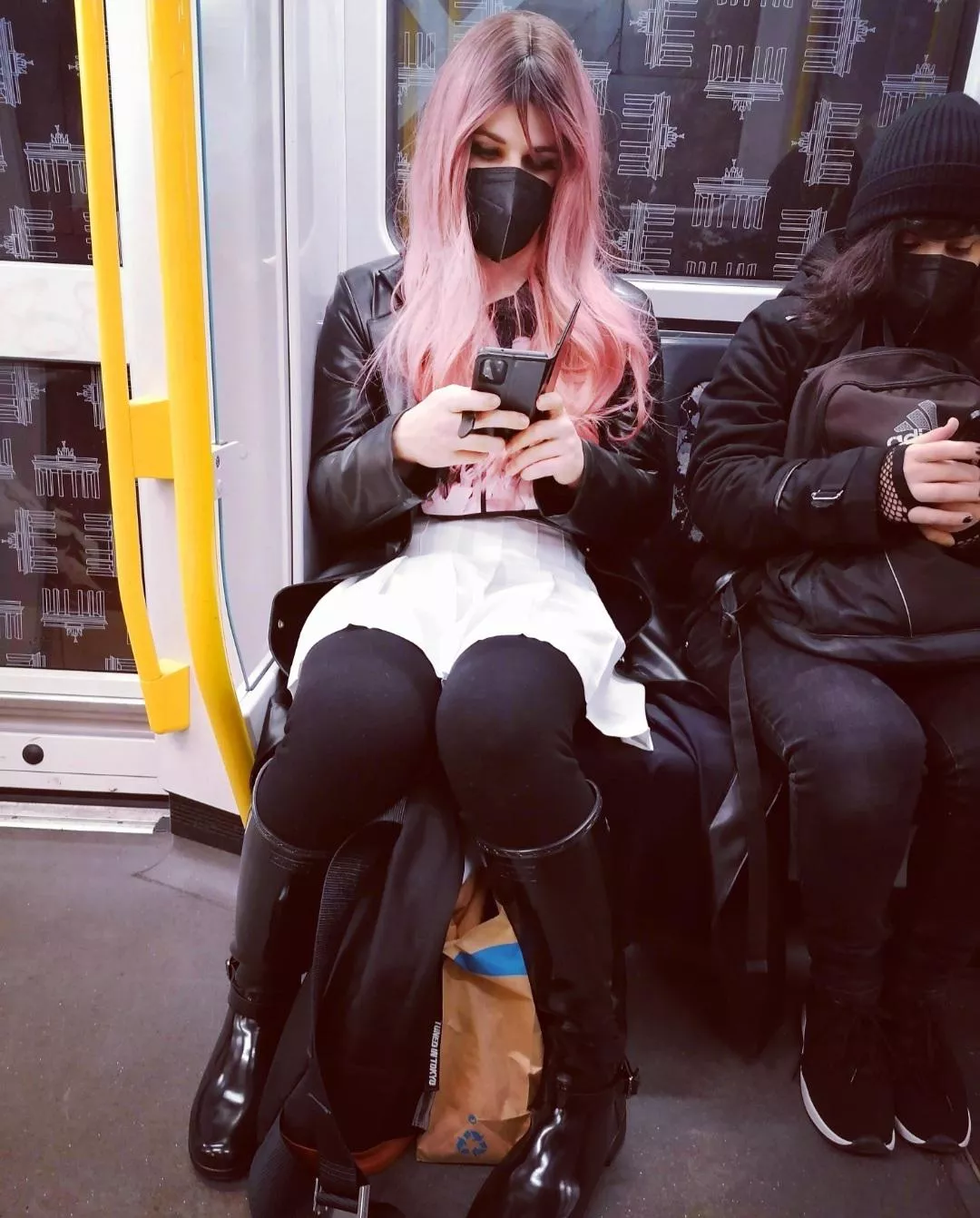 First time actually going out shopping like this with friends. Long hair is pretty, but hella annoying