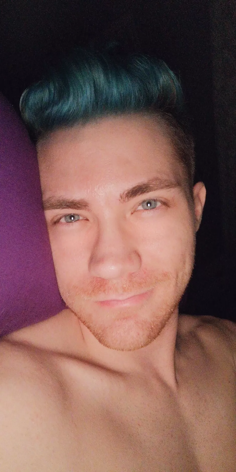 First time coloring my hair something fun. Feeling like a sexy Hades 🔥 Thoughts?