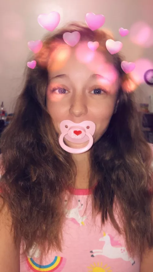 first time feeling little in months!! I really miss having a daddy but I’m an independent little princess 😇🥰