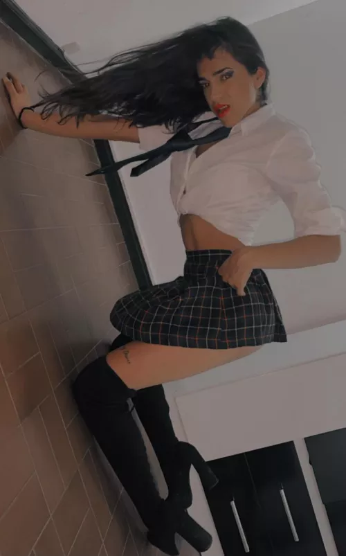 First time here, I'm Candela, a Latin whore and a good schoolgirl ๐