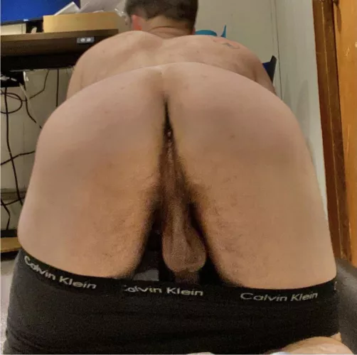 First time posting here. Any takers? Bi tops need some ass attention too