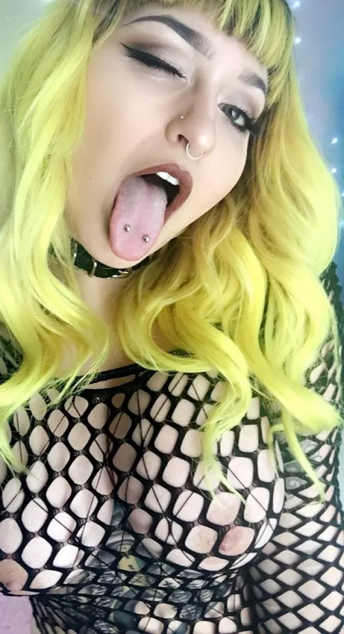 Fishnet bimbo tist they're finally dropping, I love my G cups! Getting lips this month 