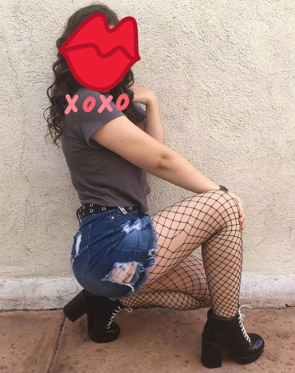 Fishnet fantasies, anyone? Let me know 👅