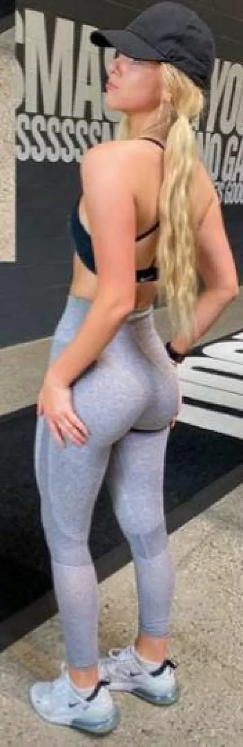 Fit Blonde