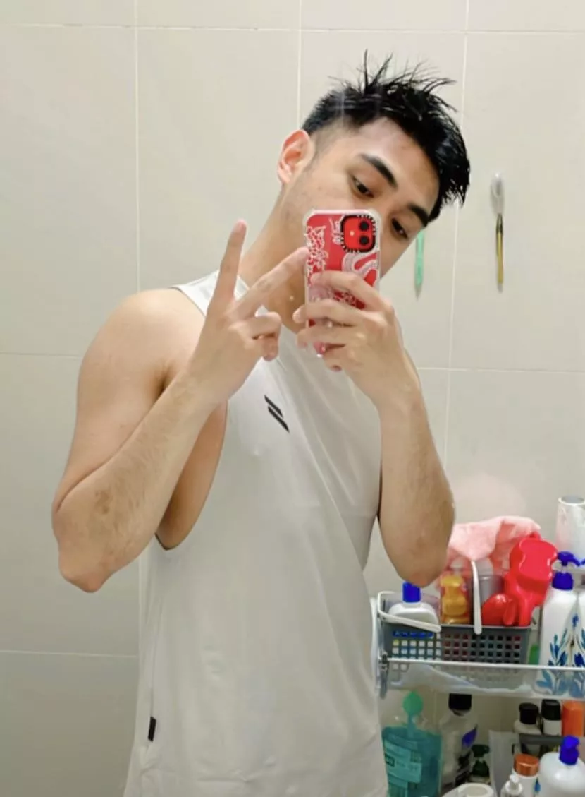 Fitting out muscle tees for the first time in my life! Fitting out muscle tees for the first time in my life!