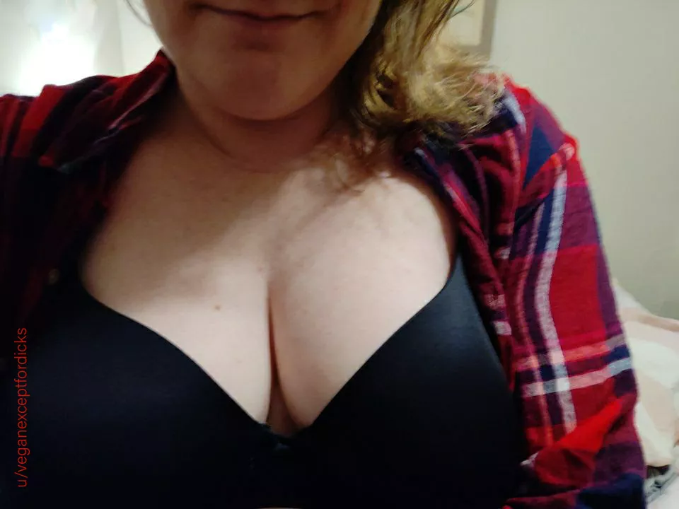 Flannel is so comfortable, I almost forget I'm wearing it. Wait a second... Flannel is so comfortable, I almost forget I'm wearing it. Wait a second...