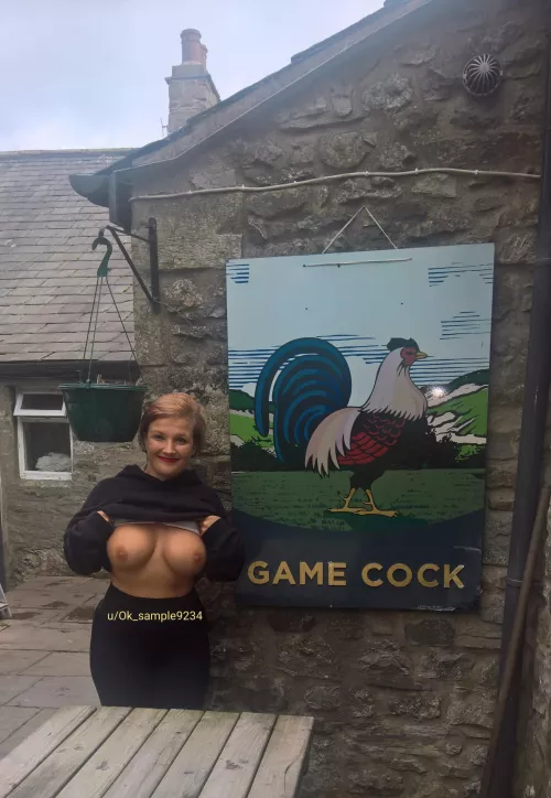 Flashing in the beer garden I'm always game for cock haha 🤩🤩🍆🍆