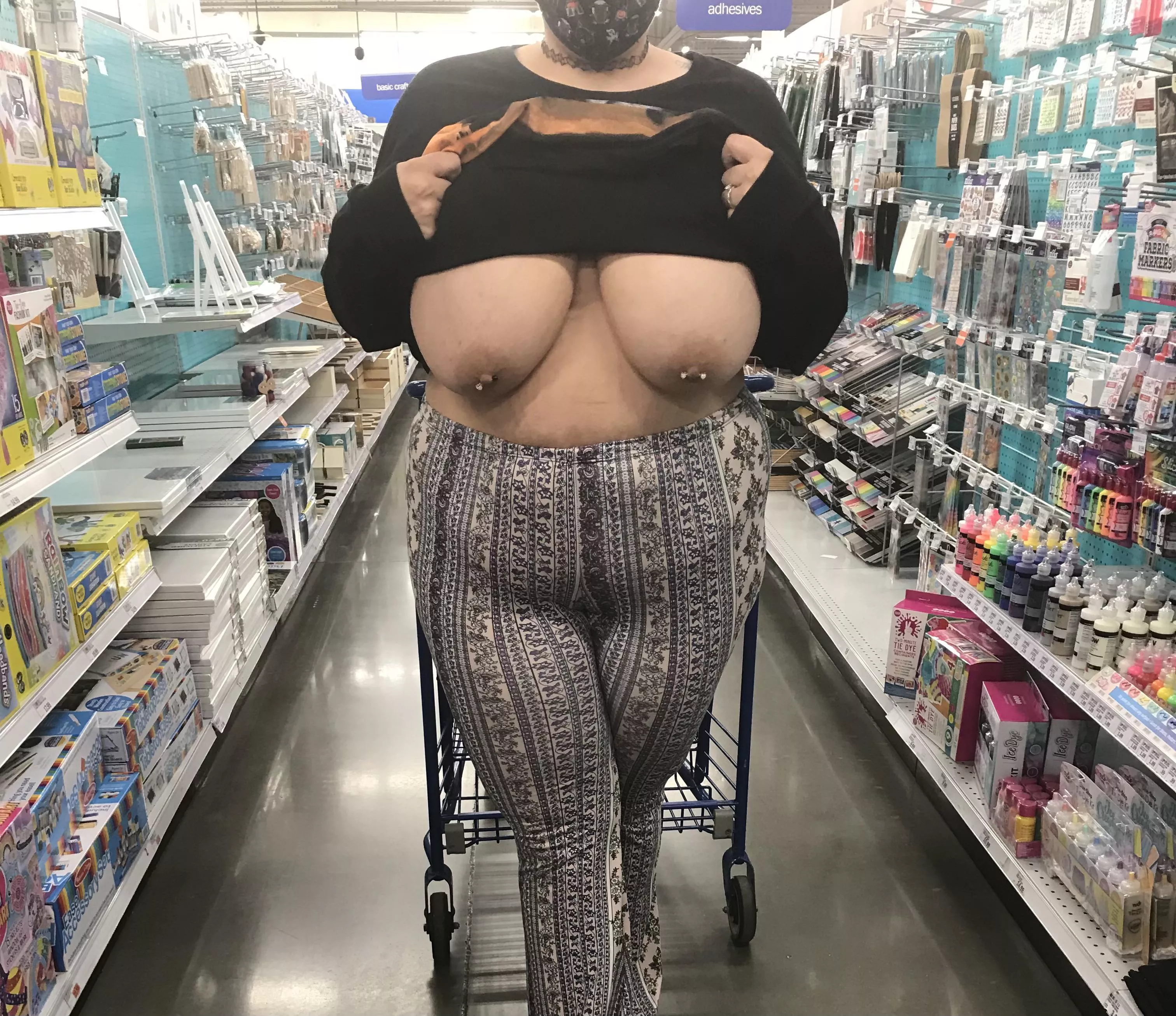 Flashing in the store.. I know a few employees saw π€·ββοΈ Flashing in the store.. I know a few employees saw π€·ββοΈ