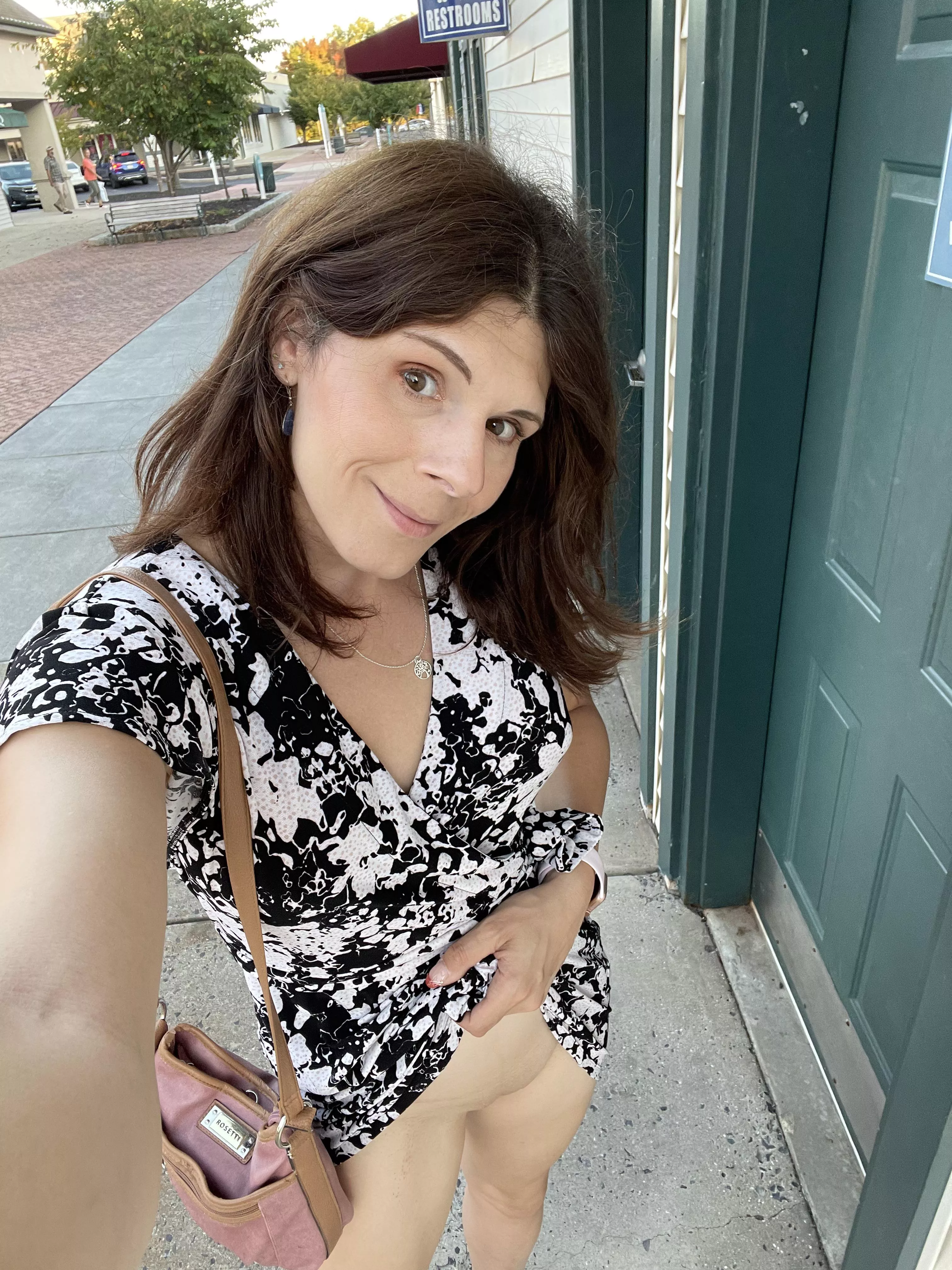Flashing is always much more thrilling & satisfying then shopping (39F) Flashing is always much more thrilling & satisfying then shopping (39F)