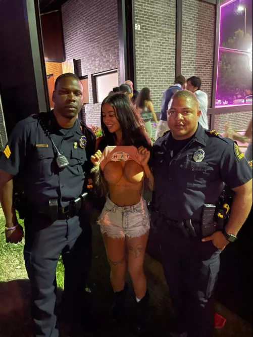 Flashing the cops