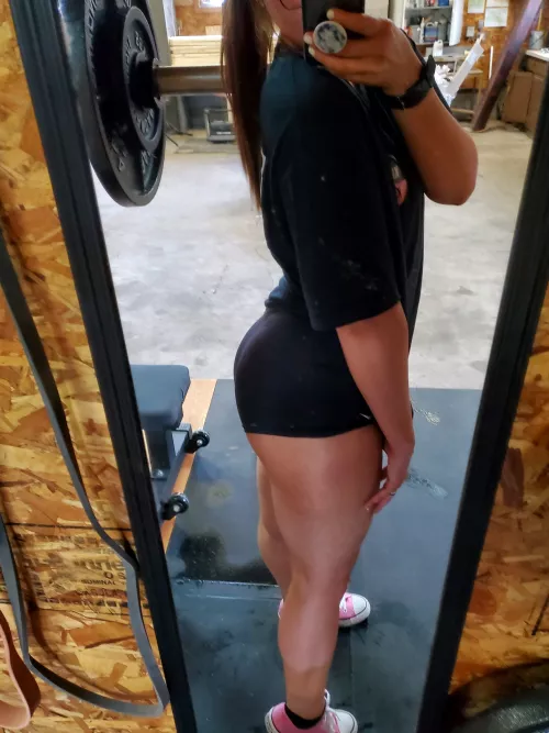 [F]lex Friday! Repping 185 like nothing