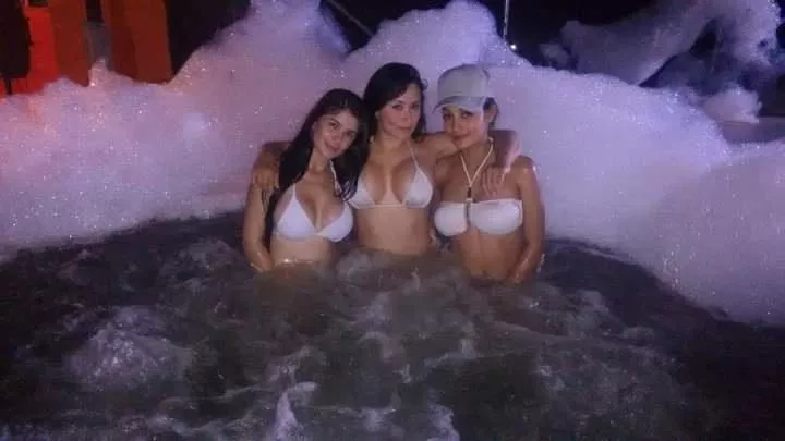 Foamy girls