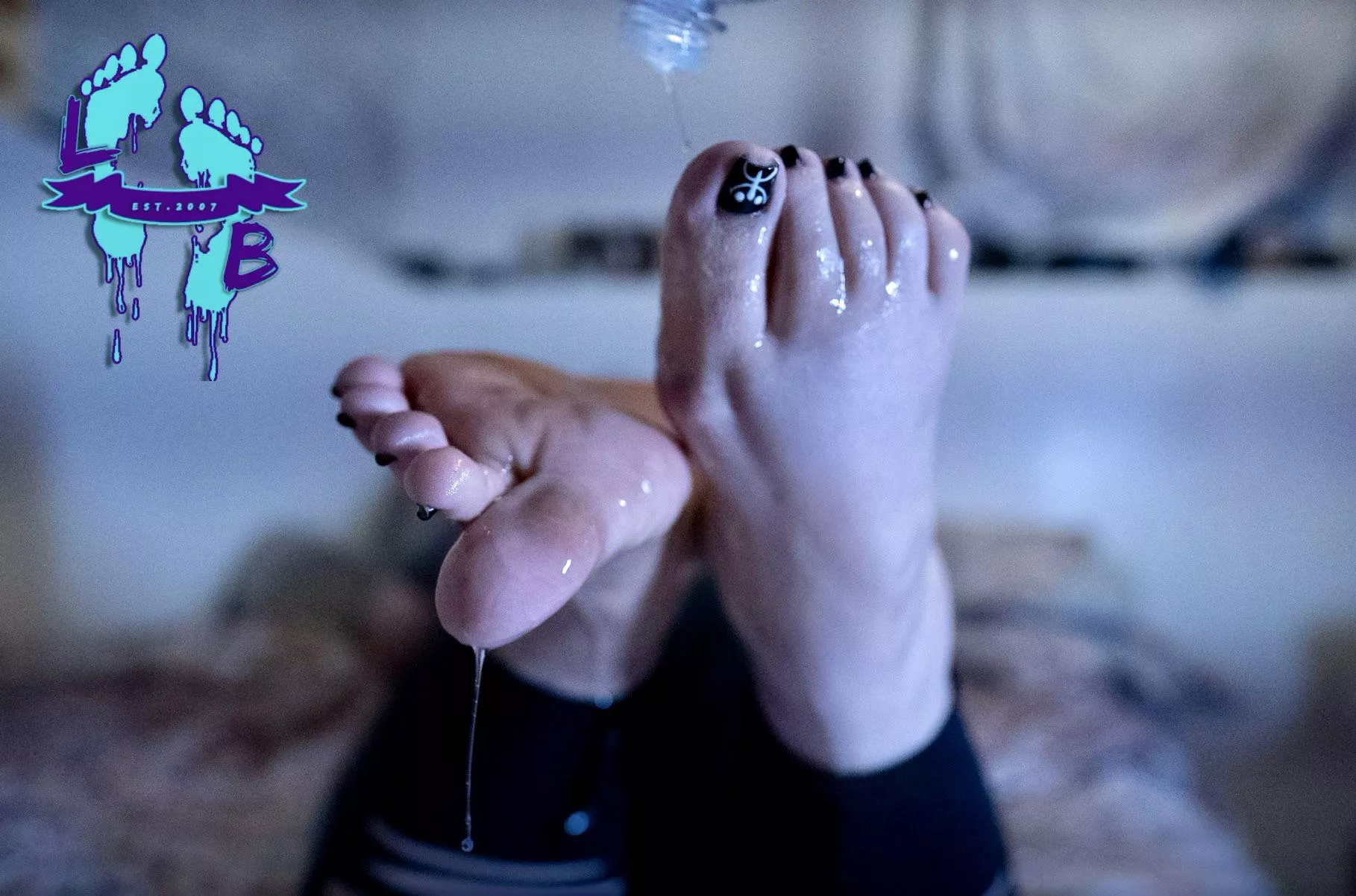 Follow the drip 💧-size 10.5W Latina BBW feet