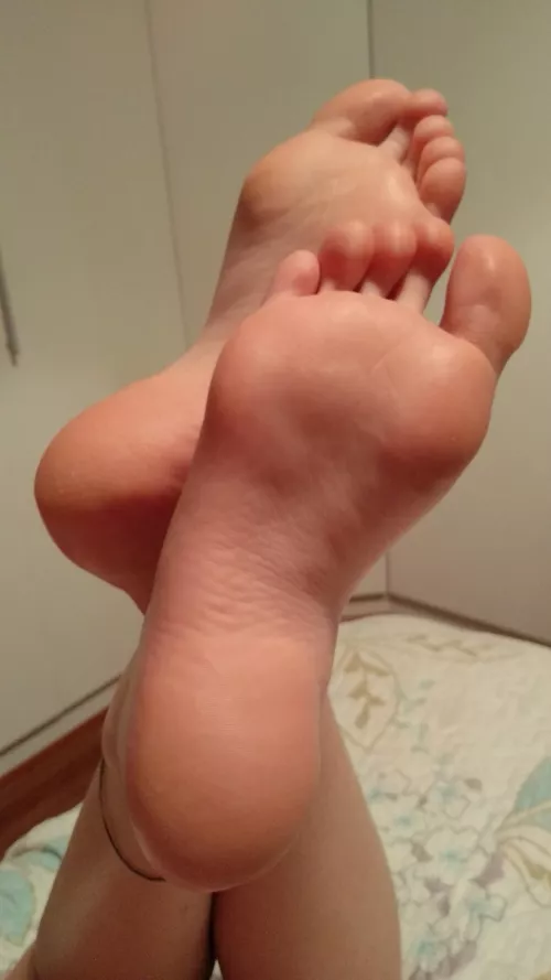Footboys lvoe how I suck their cock