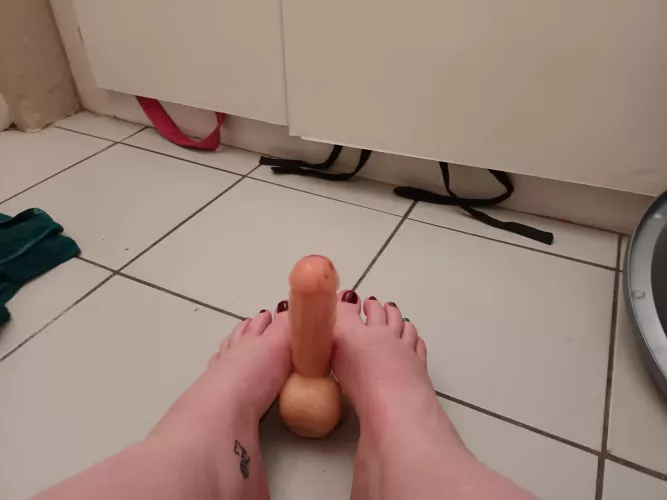 Footjob Monday