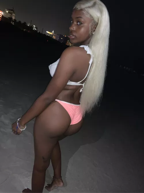 For my leg and feet lovers 😙 wish I had someone to talk about my fetishes with 😩