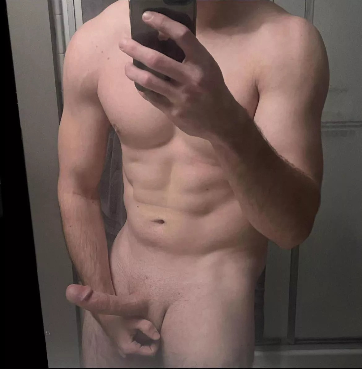 For the 91 people online, upvote if you’d give me a blowjob :)
