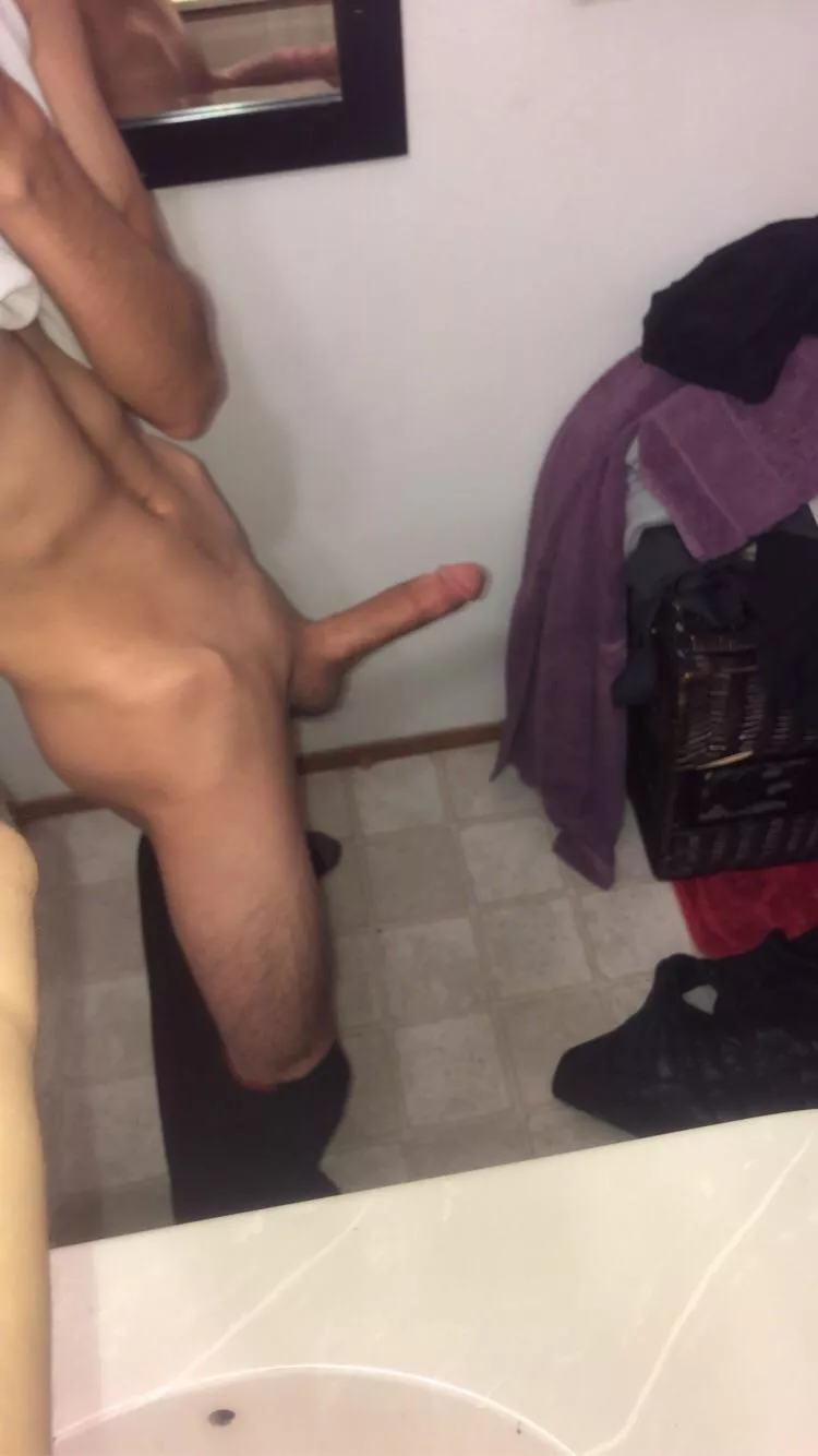 For The People Who Stopped Scrolling 😊