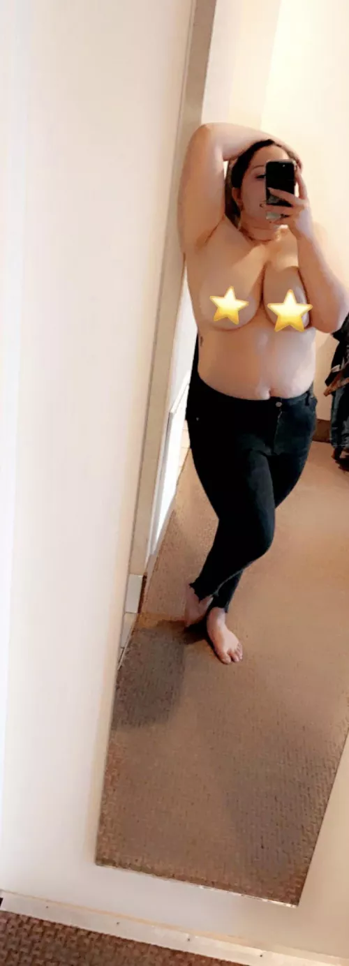 For your titty pleasure 🥵⬇️