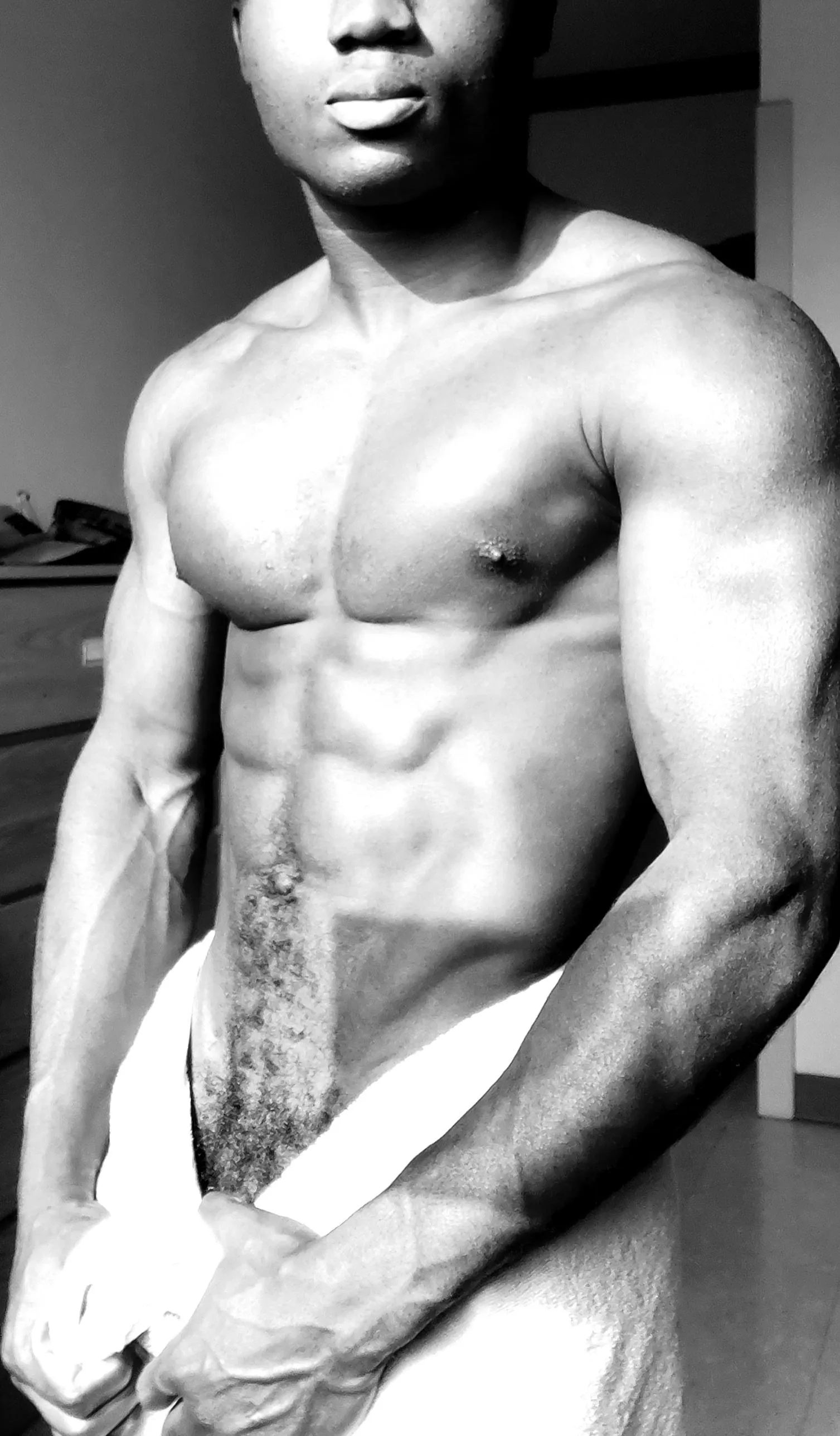 Forearms and a little bit more😘