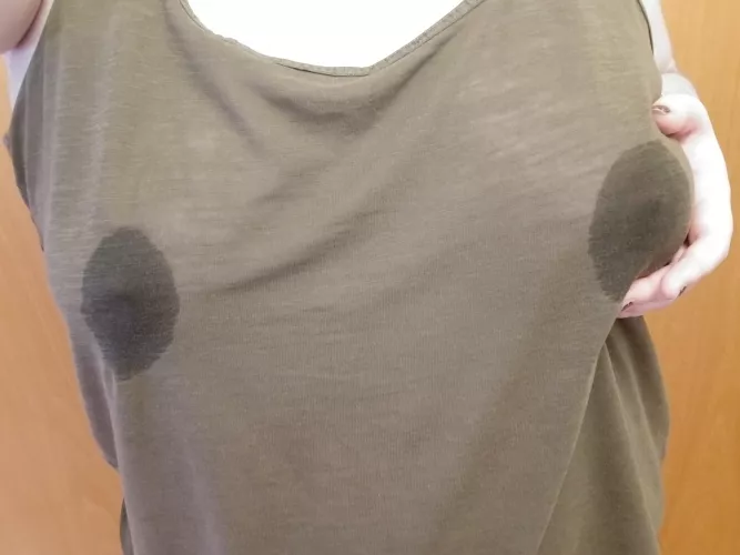 Forgot to pump last night and slept on my stomach... 💕