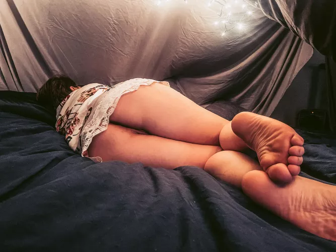 Forts are perfect for a snugglefuck 😈 [f]