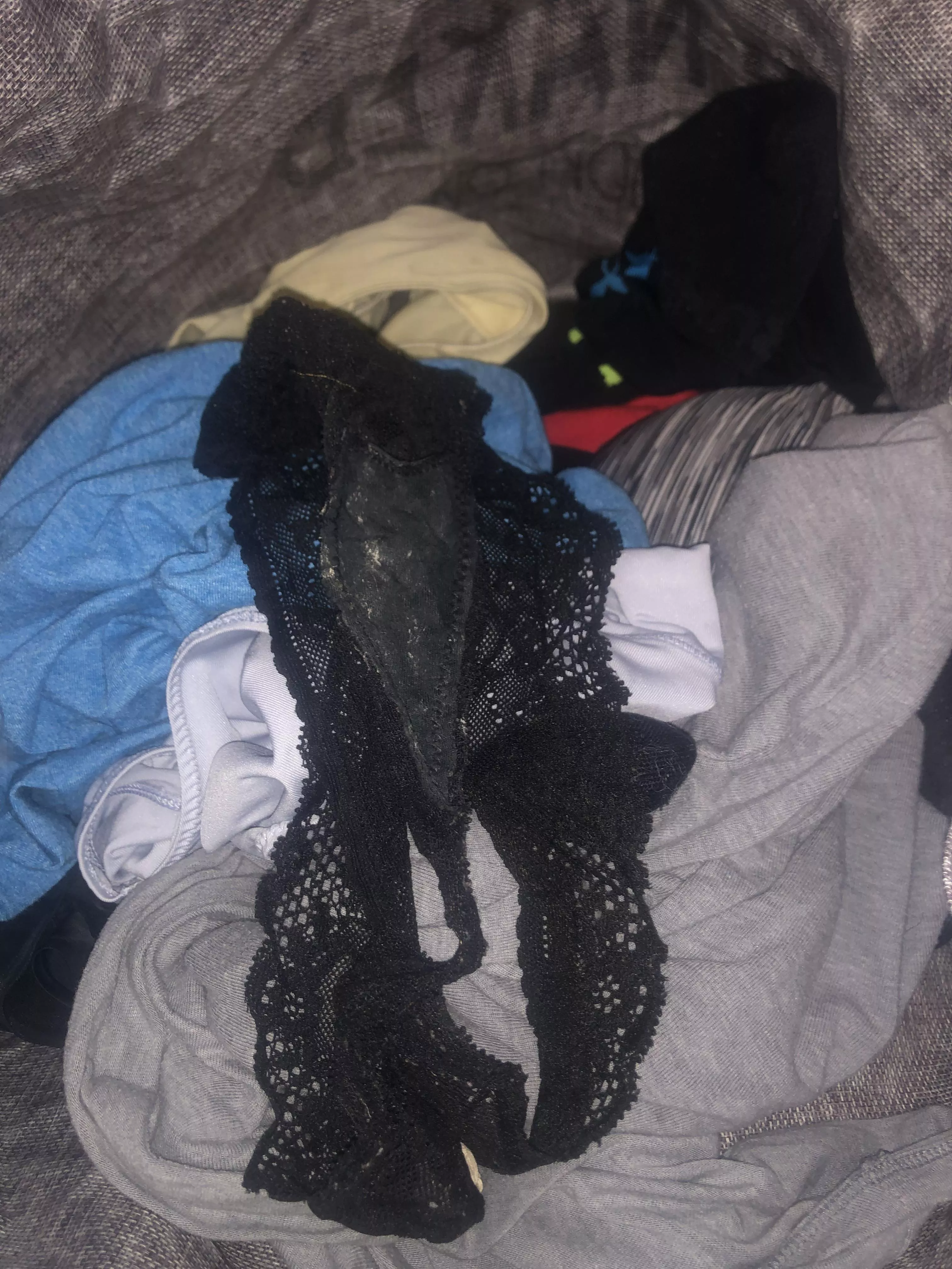 Found in my moms dirty clothes basket 🙈🔥 she was messy 😅